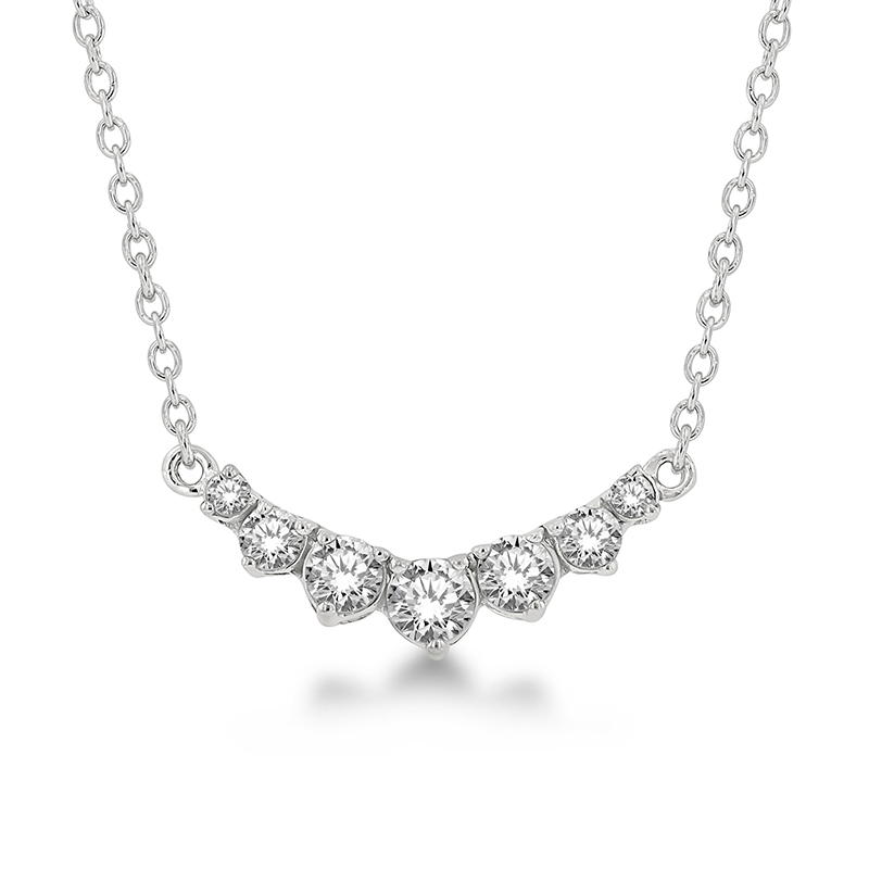 1/4 Ctw Graduated Diamond Curved Necklace in 14K White Gold 1/4 Ctw Graduated Diamond Curved Necklace in 14K White Gold