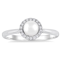 Pearl and Diamond Ring thumbnail 1