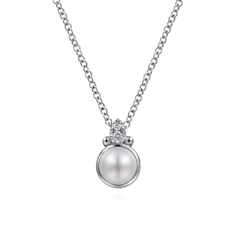 Sterling Silver Diamond Bujukan Pearl Pendant Necklace