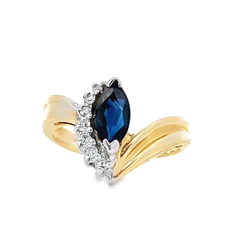 Estate Sapphire & Diamond Ring Estate Sapphire & Diamond Ring