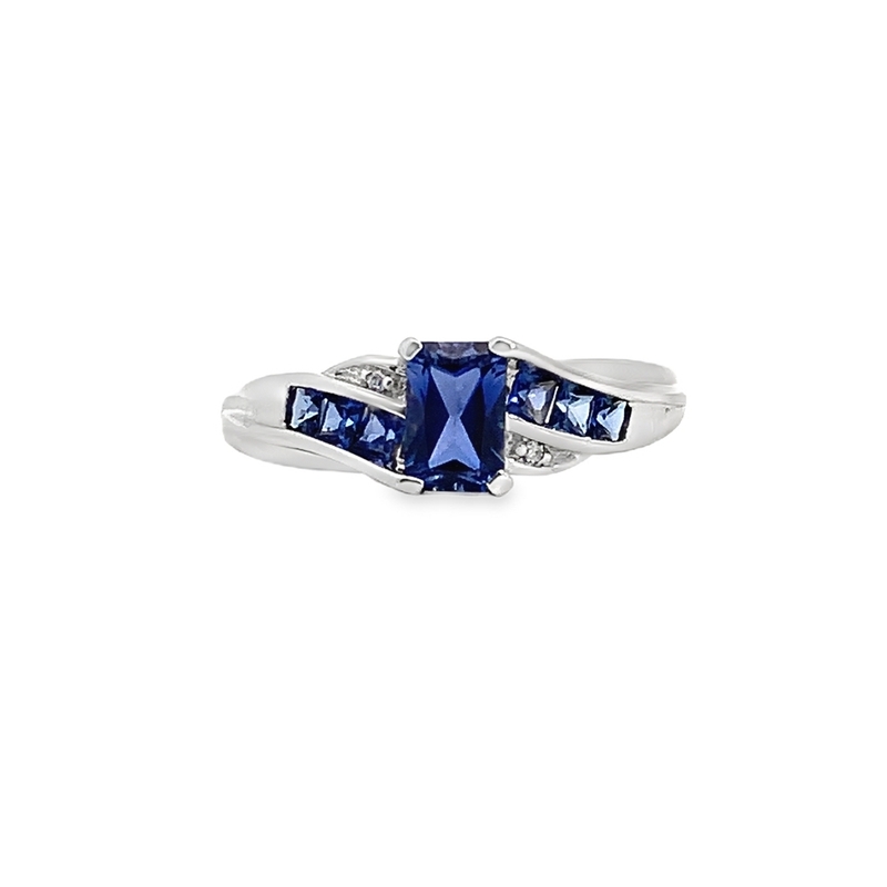 Estate Sapphire and Diamond Ring Estate Sapphire and Diamond Ring